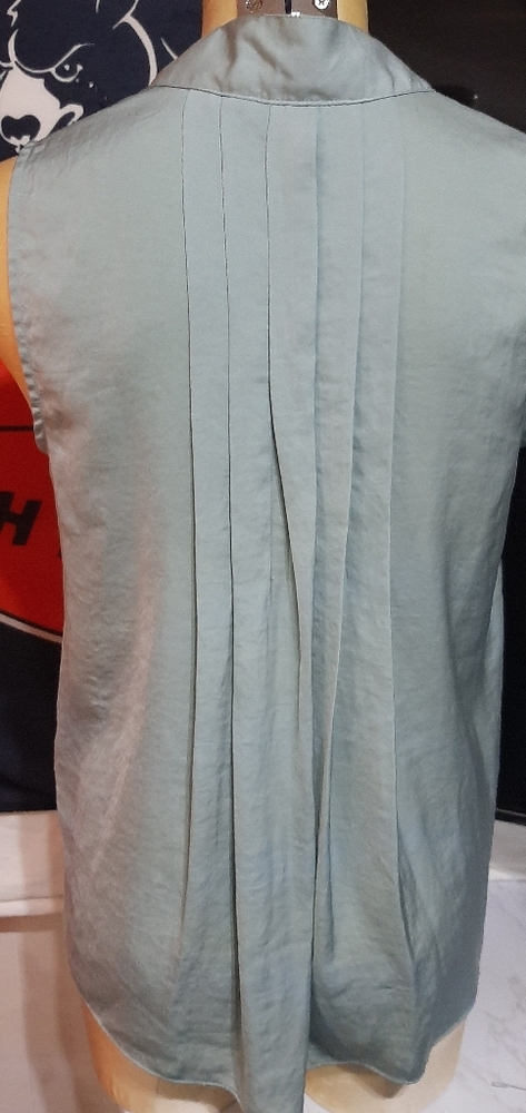 Blouse - Picture 2 of 3